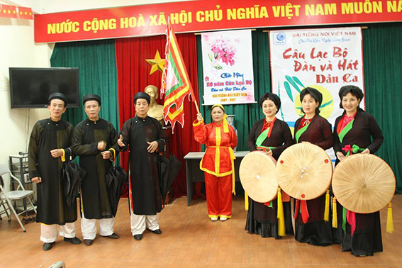 Hơn hai thập niên kiên trì dạy dân ca miễn phí